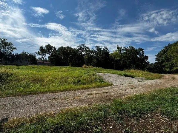 17 Hillcrest Ln, Linn Valley, KS 66040