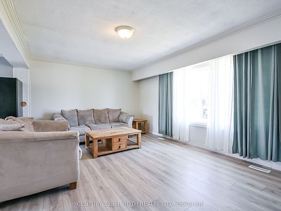 4th image of 3039 Poplar Rd