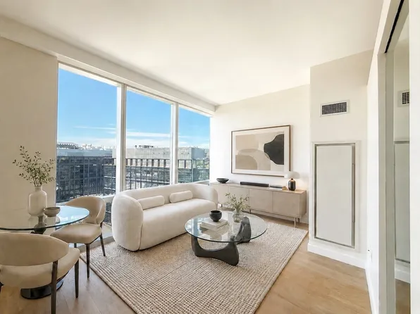 188 Brookline Ave Unit 22G, Boston, MA 02215