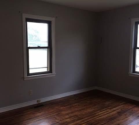 5th image of 602 N Franklin Ave W