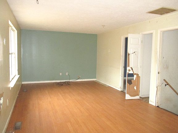 2nd image of 36927 Pratt Rd