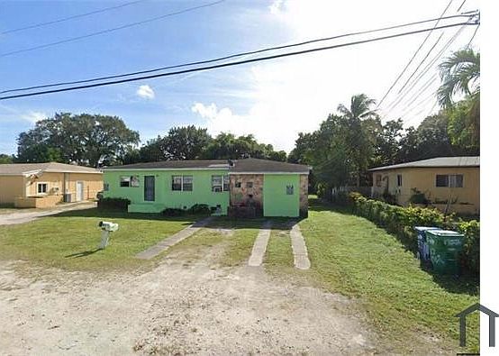 2nd image of 1722 NE 148th St