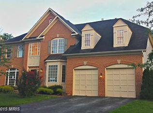 931 Leona Ln, Herndon, VA 20170