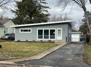 517 Division St, St Charles, IL 60174