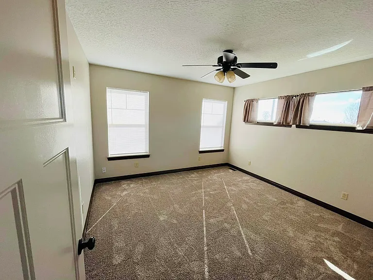 2332 S Pearl Ave — Photo 7