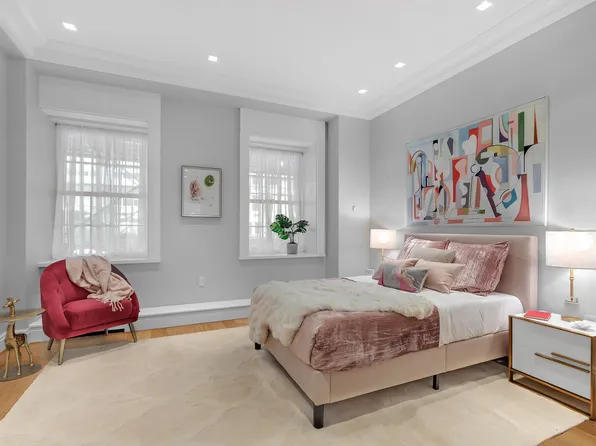 40 East 72nd Street image 10 of 17