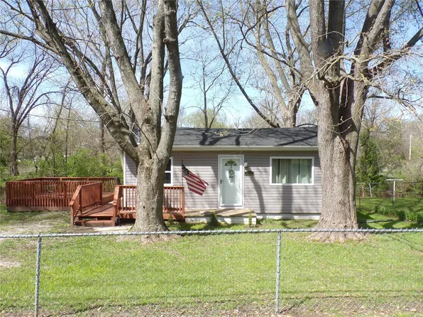 1226 East Dr, Cottage Hills, IL 62018