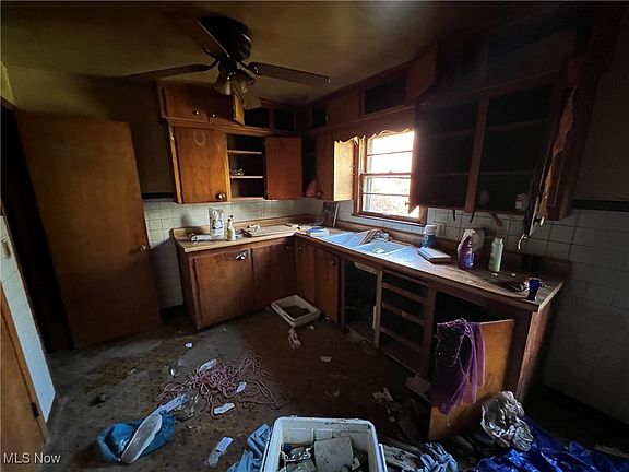 4th image of 325 N Belle Vista Ave