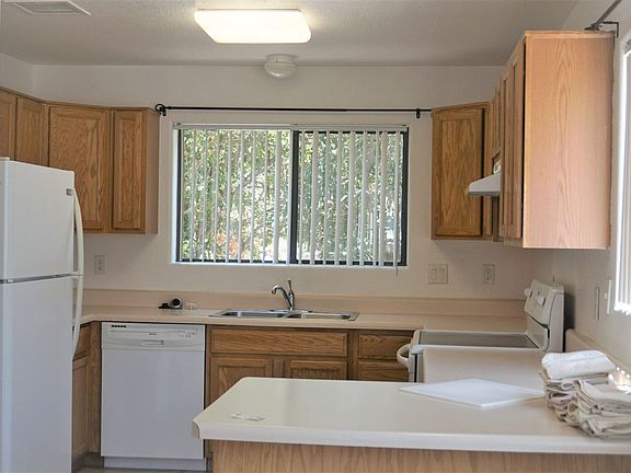 5th image of 4410 Buena Loma Way APT B