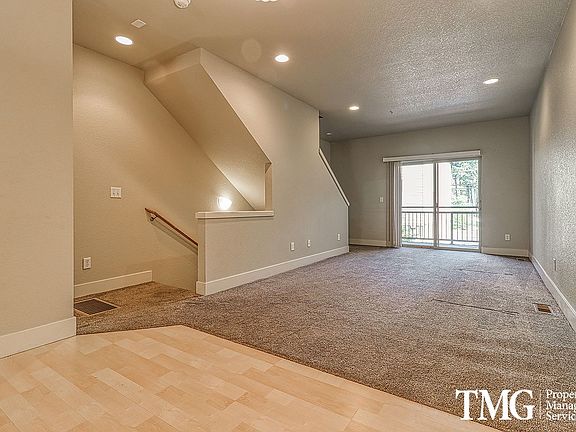 3rd image of 17240 NE Glisan St #17256