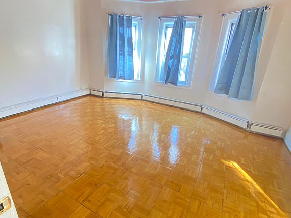 5th image of 8505 79th St Floor 2