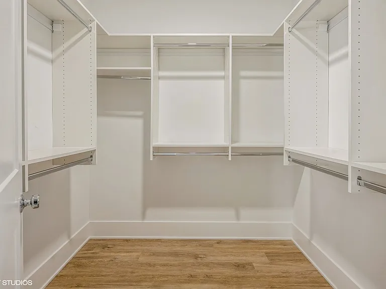 1647 W Irving Park Rd #1W — Photo 17