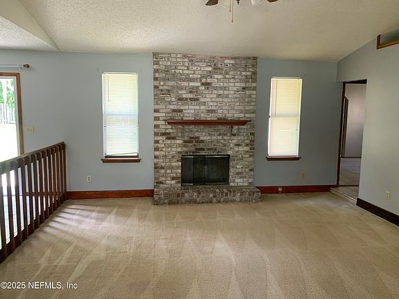4th image of 1805 HEARTH Street