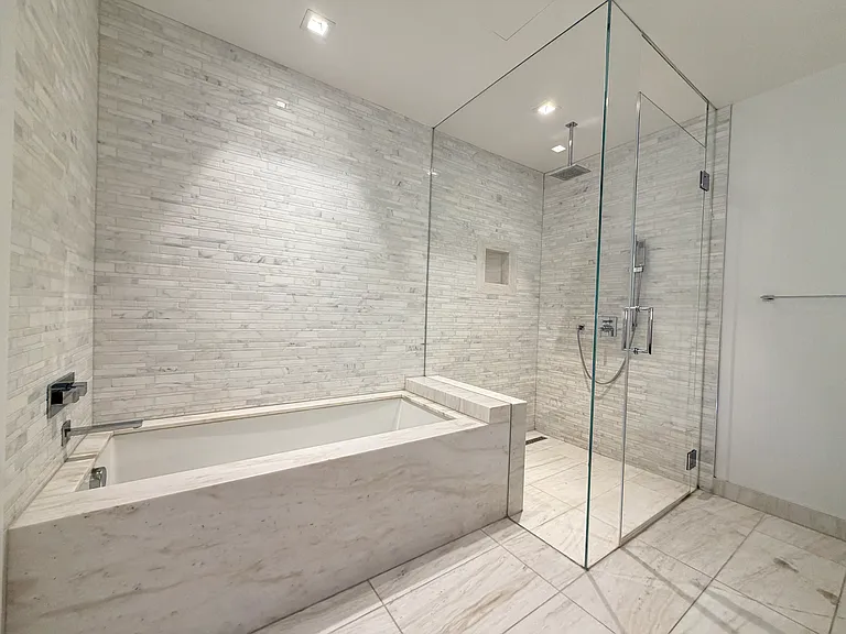 888 W East St #1504 — Photo 27