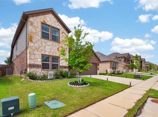 10616 Breezeway Dr, Aubrey, TX 76227