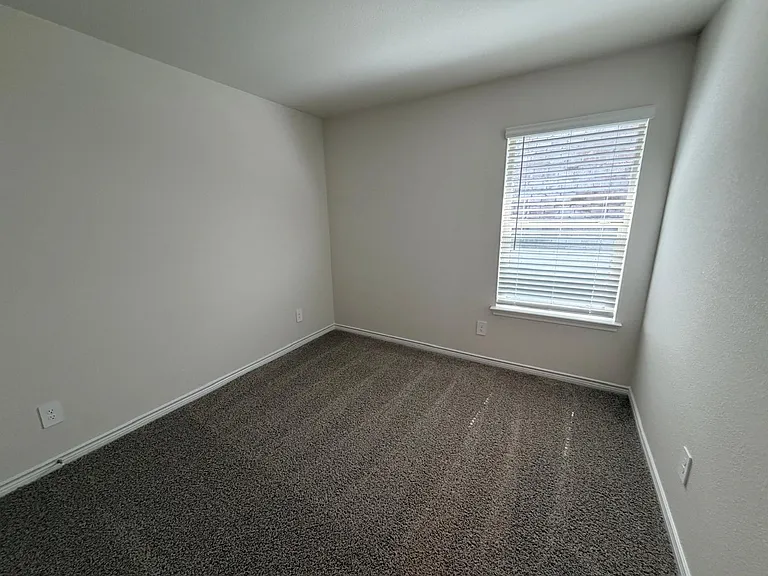 1307 Crookpost Dr — Photo 11