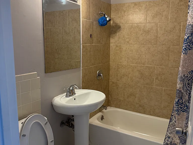 1542 Norway Ln — Photo 6