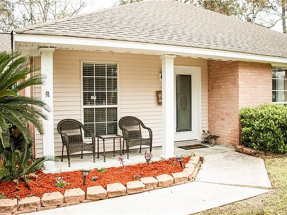 2nd image of 407 Jennifer Ln