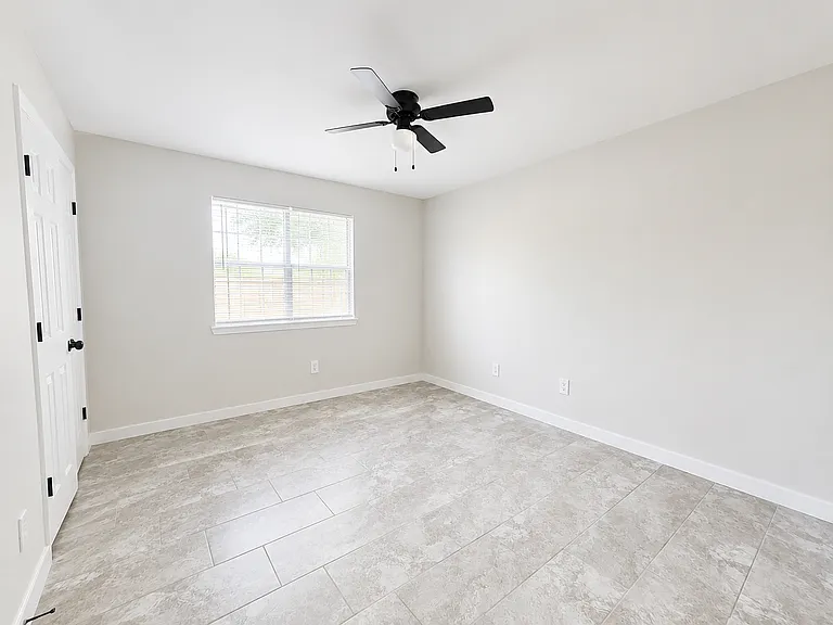 1804 Oasis Ave — Photo 7