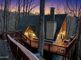 1403 Zurich Rd, Gatlinburg, TN 37738