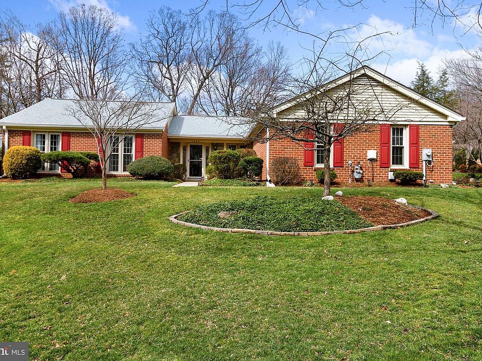 1st image of 1004 Mastline Dr