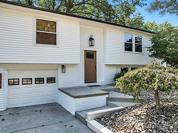 2nd image of 3778 Bellwood Dr SE