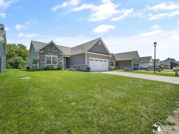 6740 Summerlyn Lakes Dr, Lambertville, MI 48144