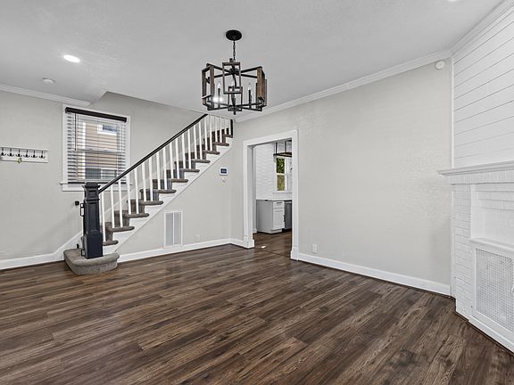 2nd image of 1145 Blair St