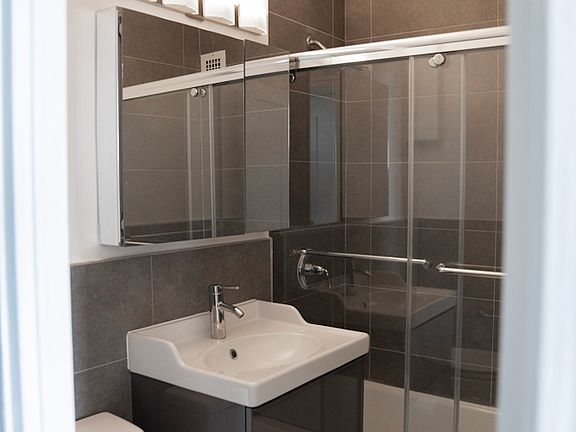 4th image of 104-40 Queens Blvd #20W