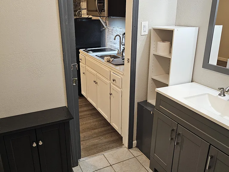 2830 Chester Ln — Photo 5