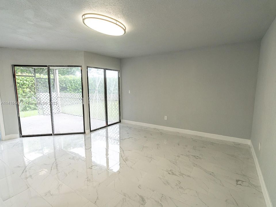 1st image of 975 N Franklin Ave #975B