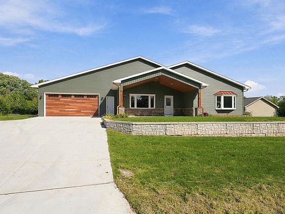 3rd image of 661 E River Dr