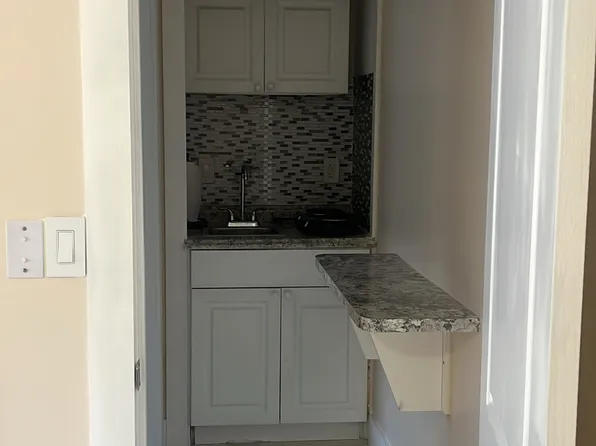 13405 NW 8th St #1, Miami, FL 33182