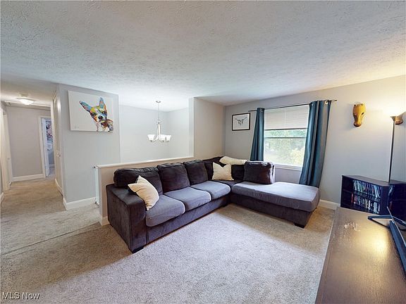 3rd image of 6242 Selkirk Dr