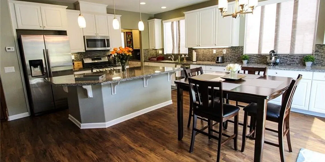 4 bed, 2618 sqft, $3,650 — Photo 3