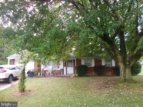 910 Maple Ln, Lebanon, PA 17046