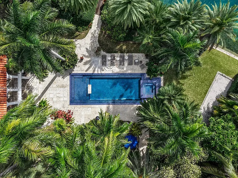 16 Palm Ave — Photo 32