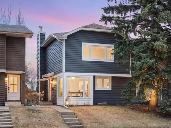 48 W Midpark Gdns SE, Calgary, AB T2X 1N7