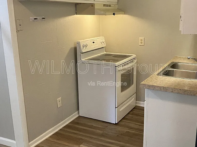210 Whitlock Ave #B — Photo 5