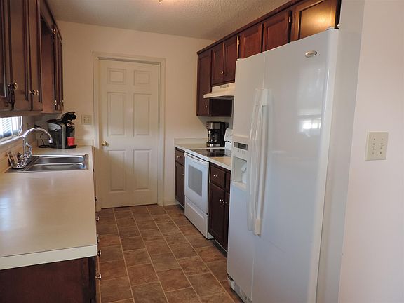 5th image of 162 Brad Ct