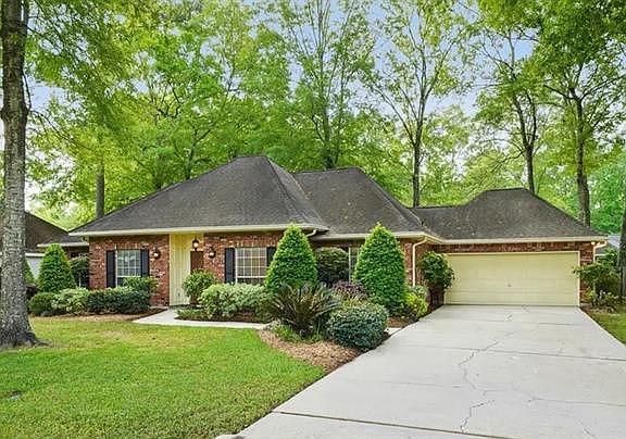 2nd image of 6000 Chateau Loire Cir