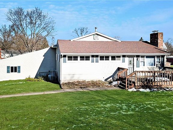 4th image of 1752 Locust Dr