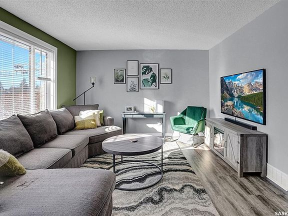 4th image of 590 Rink AVENUE