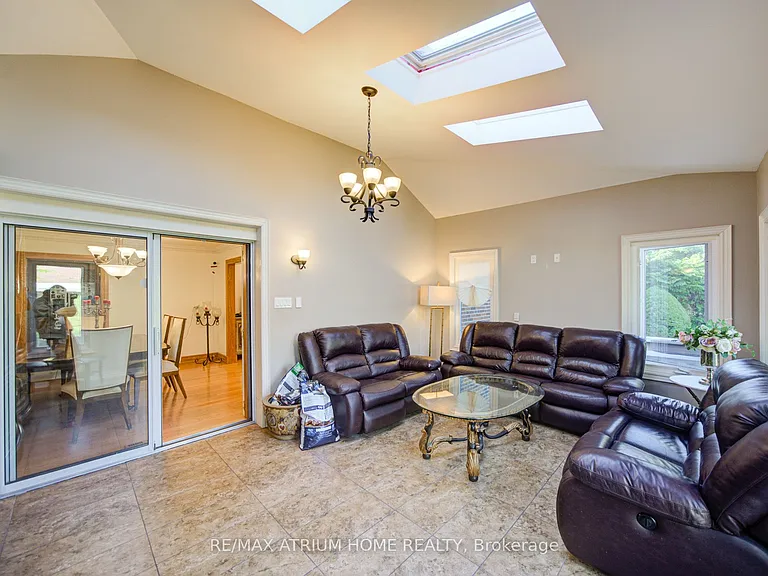 8 Patrick Blvd — Photo 14