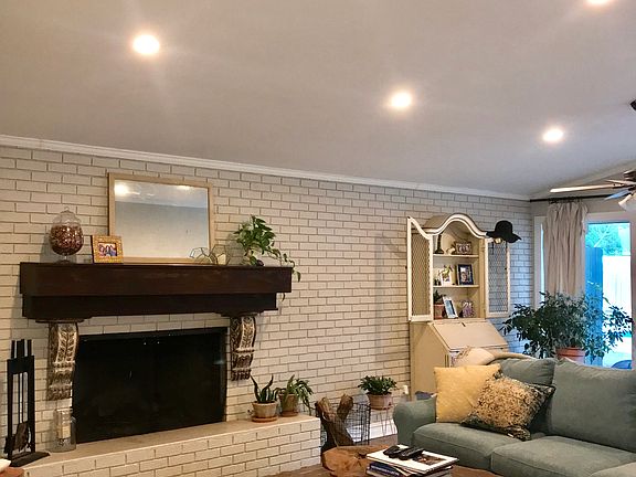 Wood burning fireplace 