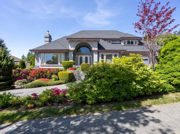 3022 Plateau Blvd, Coquitlam, BC V3E 2W7