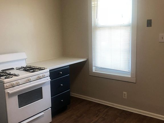 5th image of 3529 W McLean Ave #1