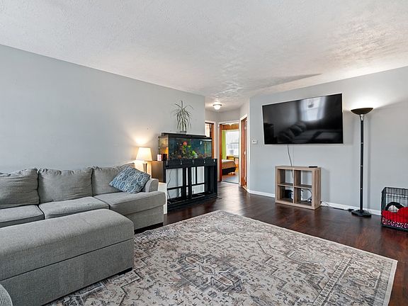 2nd image of 209 Line Ave