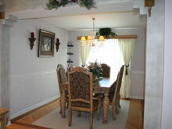 4th image of 465 Snow Drift Cir