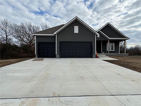 3rd image of 1635 Lou Martin Dr